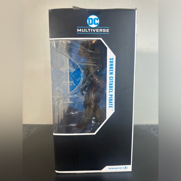 McFarland Toys Sunken Citadel Pirate Aquaman and the Lost Kingdom Mega Figure - Picture 7 of 13